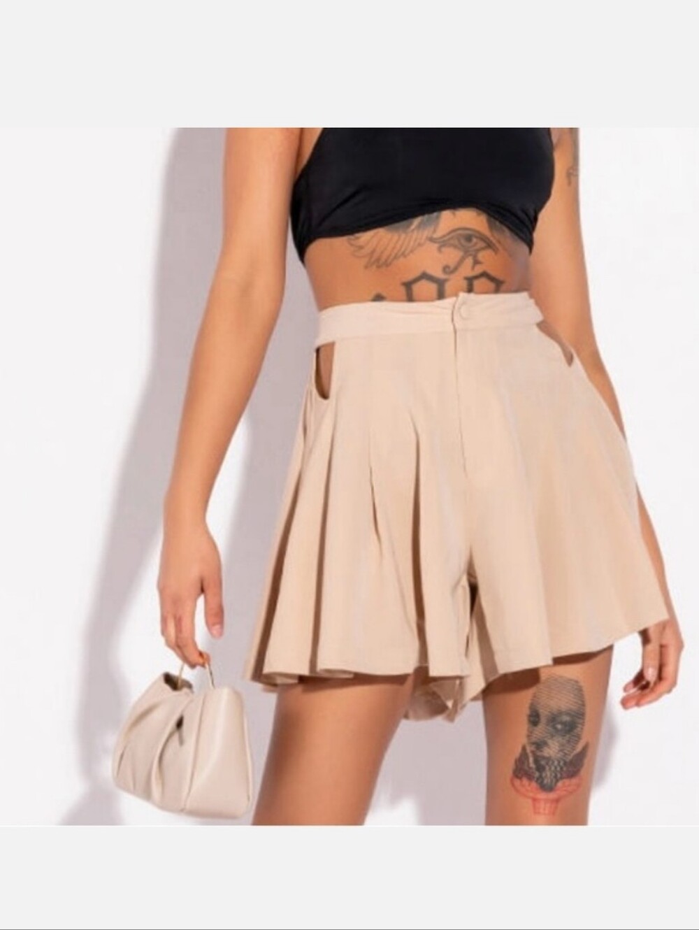 Akira High-Waist Pleated Skort in Beige —  Cutout  Sides Size Large NWT